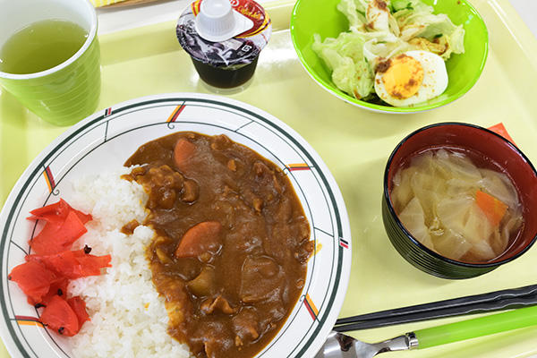 土曜日の出勤日はカレーです